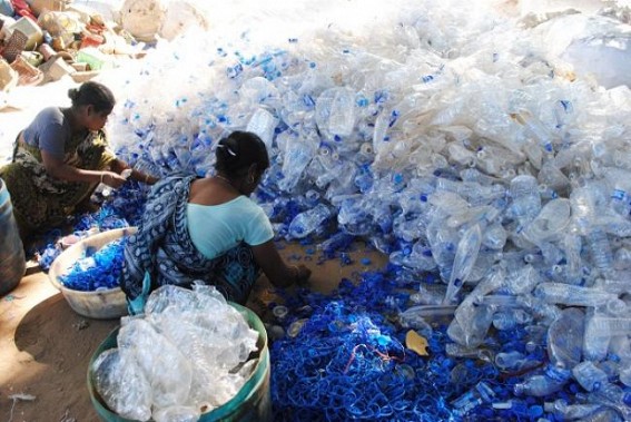 Government’s ban on plastic bags fails to stop its use, food items, dress material wrapped in plastic bags Government’s ban on plastic bags fails to stop its use, food items, dress material wrapped in plastic bags